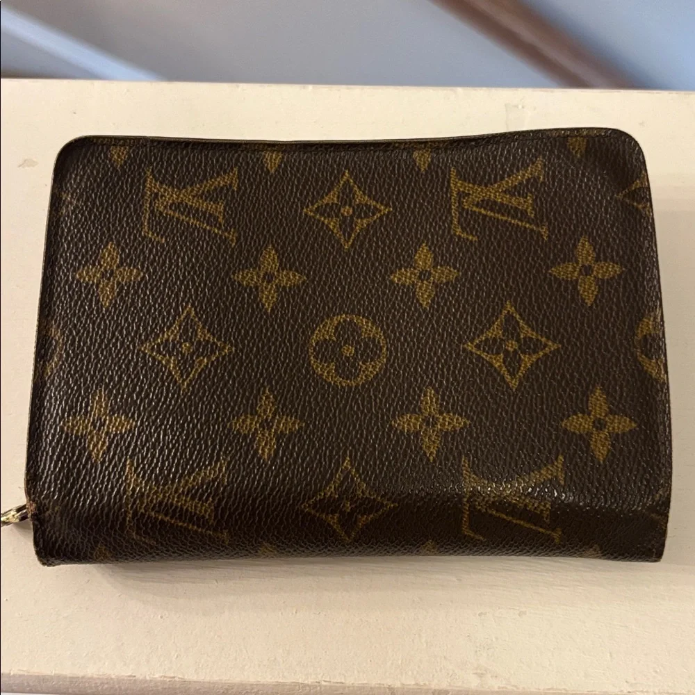Louis Vuitton Brown Monogram Snap Wallet with free gift. - Picture 4 of 8